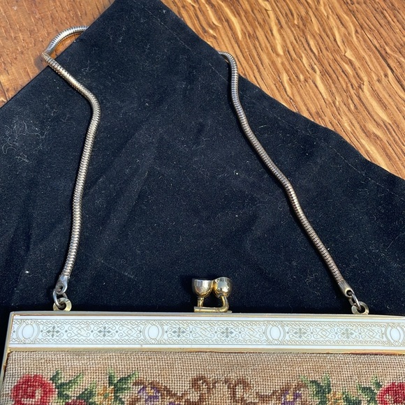 Vintage 1950’s Embroidered, Silk Purse - Picture 5 of 8